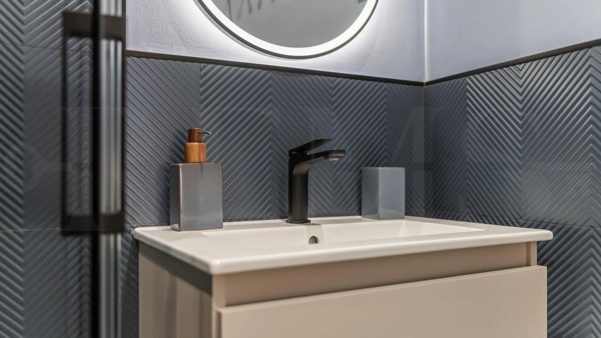 Modern & Stylish 3Br In The Heart Of Malaga By Rems Apartment